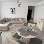 Excelsior House Mamaia Apartment