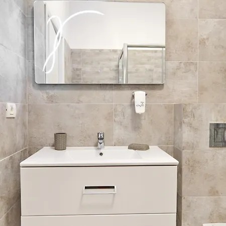 Excelsior House Mamaia Navodari